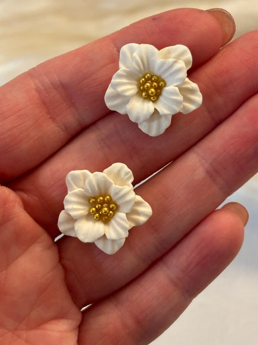 White flower studs