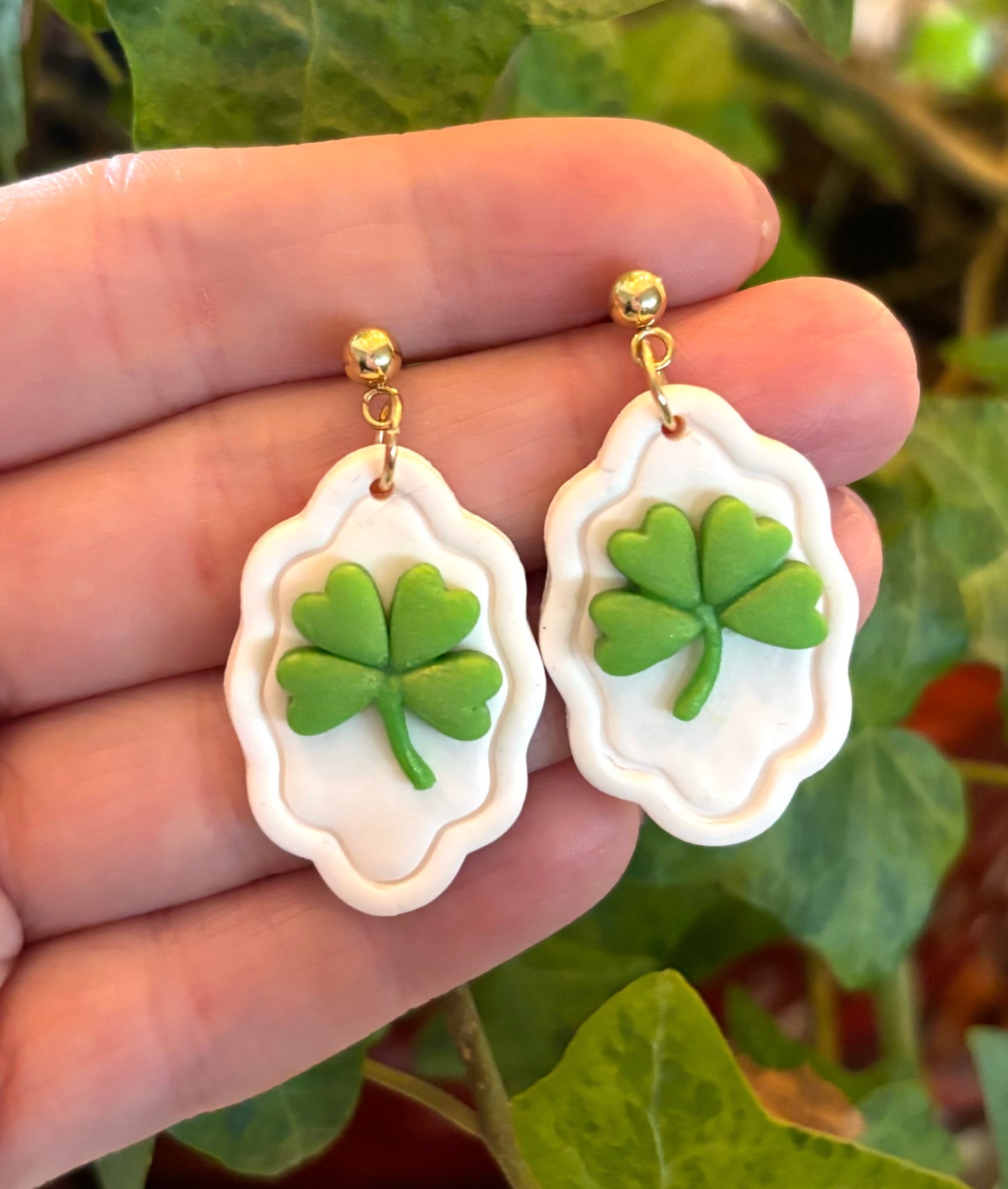 Shamrock with white border