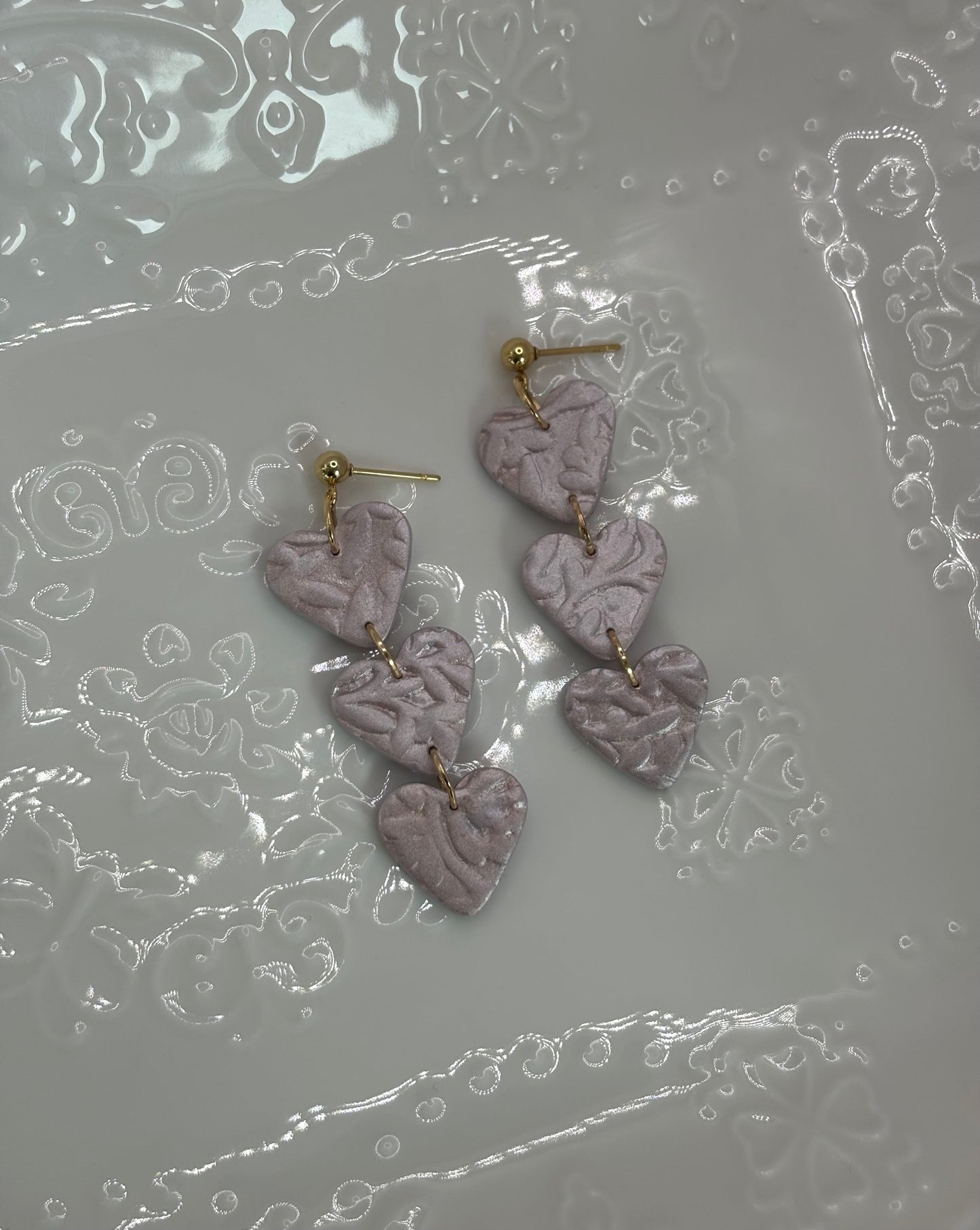 Light purple trio hearts