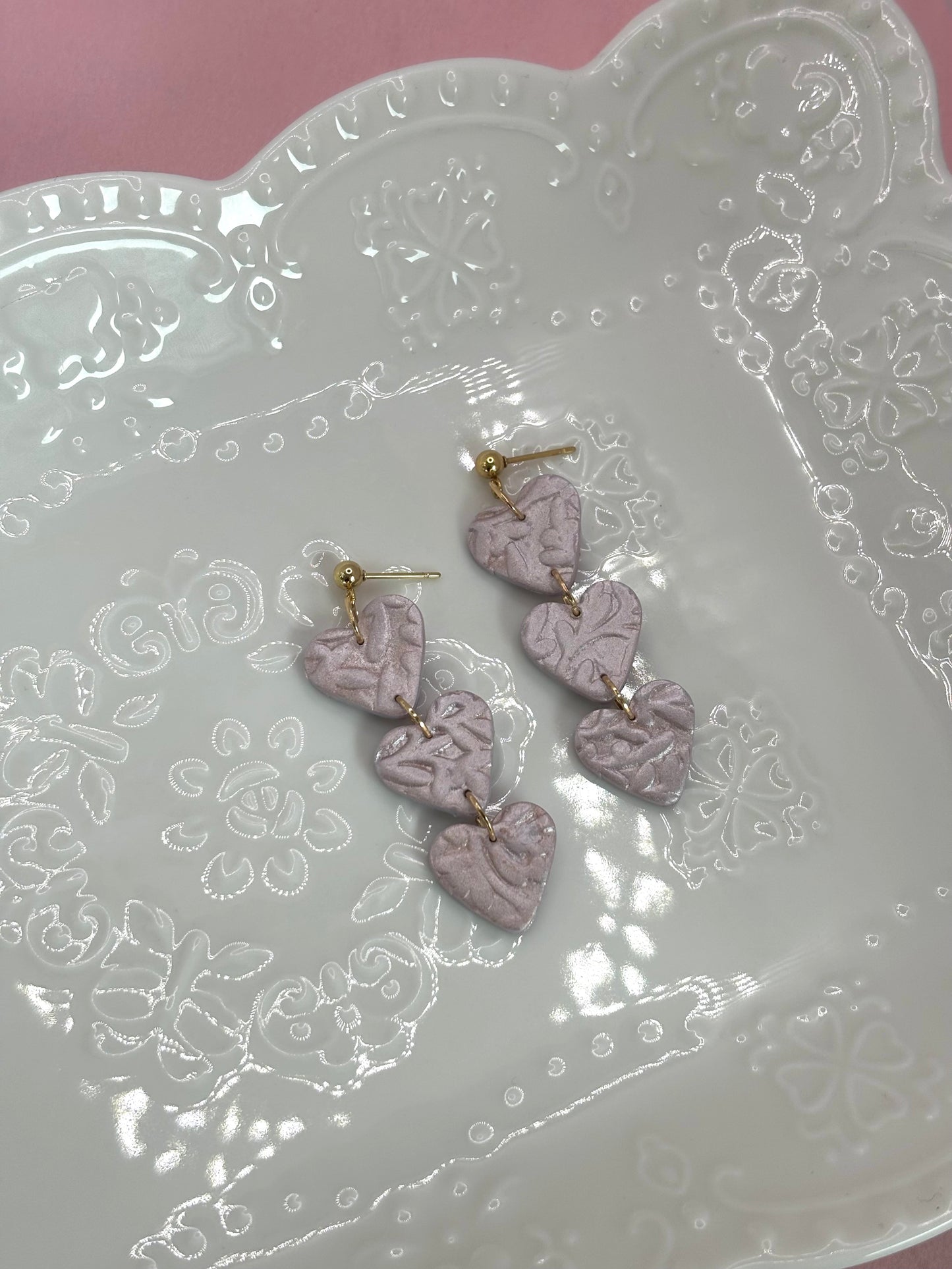 Light purple trio hearts